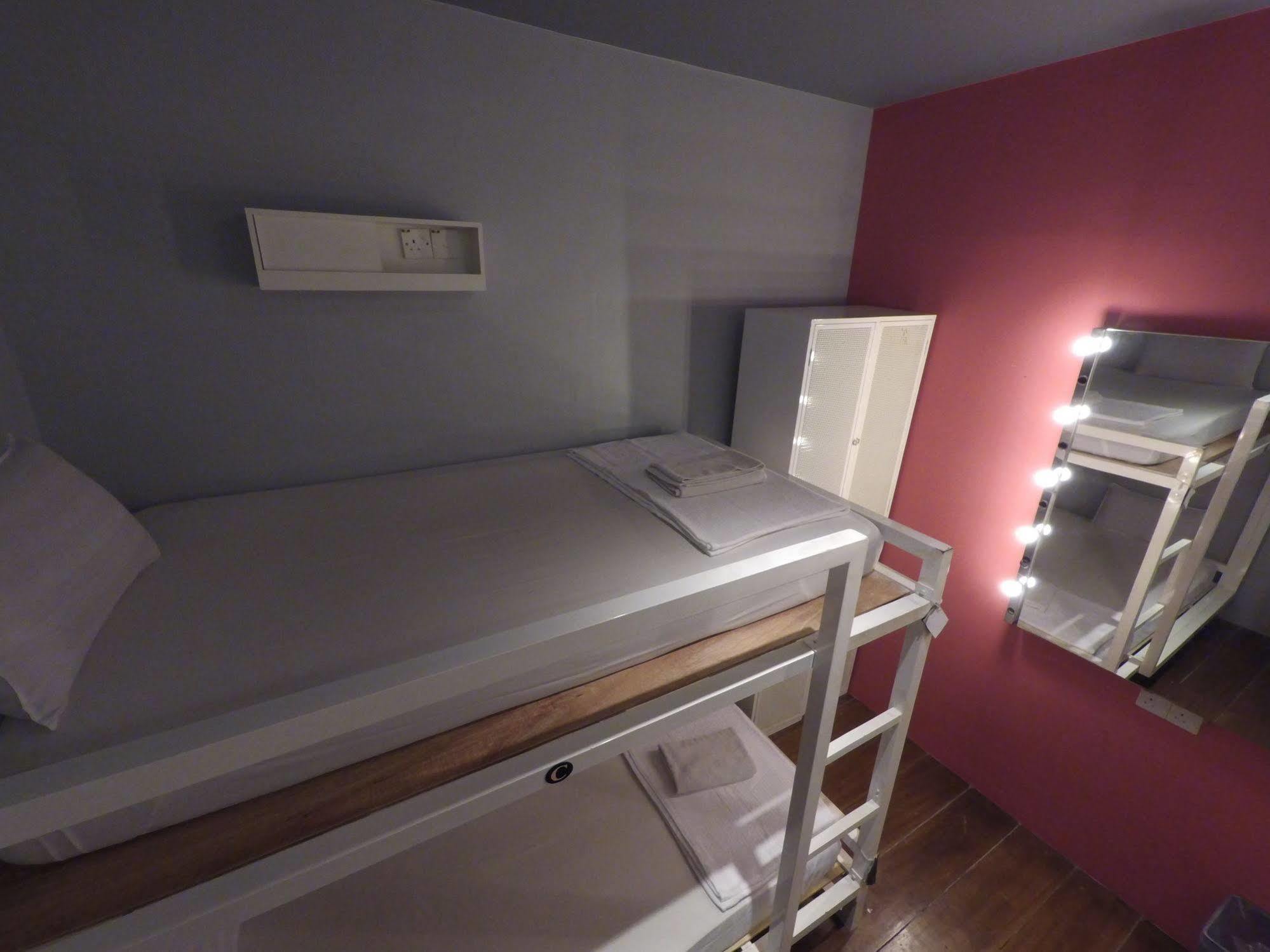 Ryokan Muntri Boutique Hostel Джордж Таун Екстериор снимка