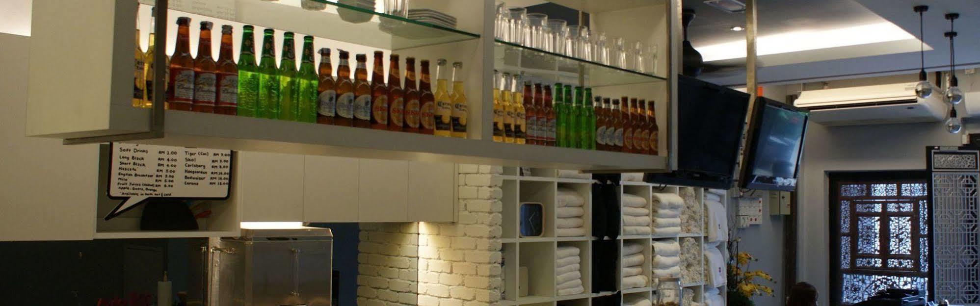 Ryokan Muntri Boutique Hostel Джордж Таун Екстериор снимка